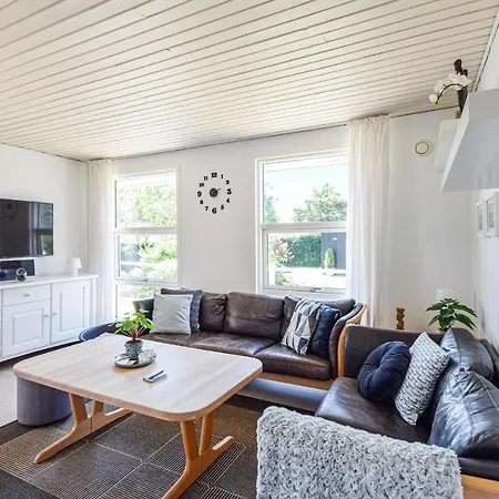 Holiday home Beautiful In W/ Wifi And 3 Bedrooms Hejls